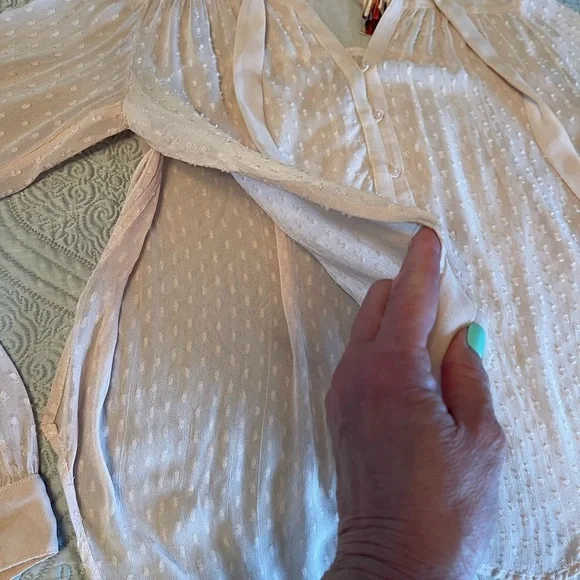 NWT KIMCHI BLUE for Urban Outfitters sheer Swiss dot top w side slits blush/pink - Picture 6 of 8